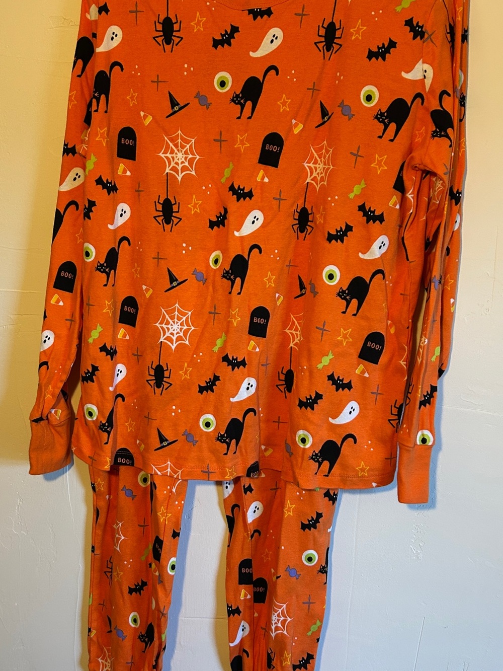 Women’s Orange Halloween Pajama Set with Cat & Ghost Print